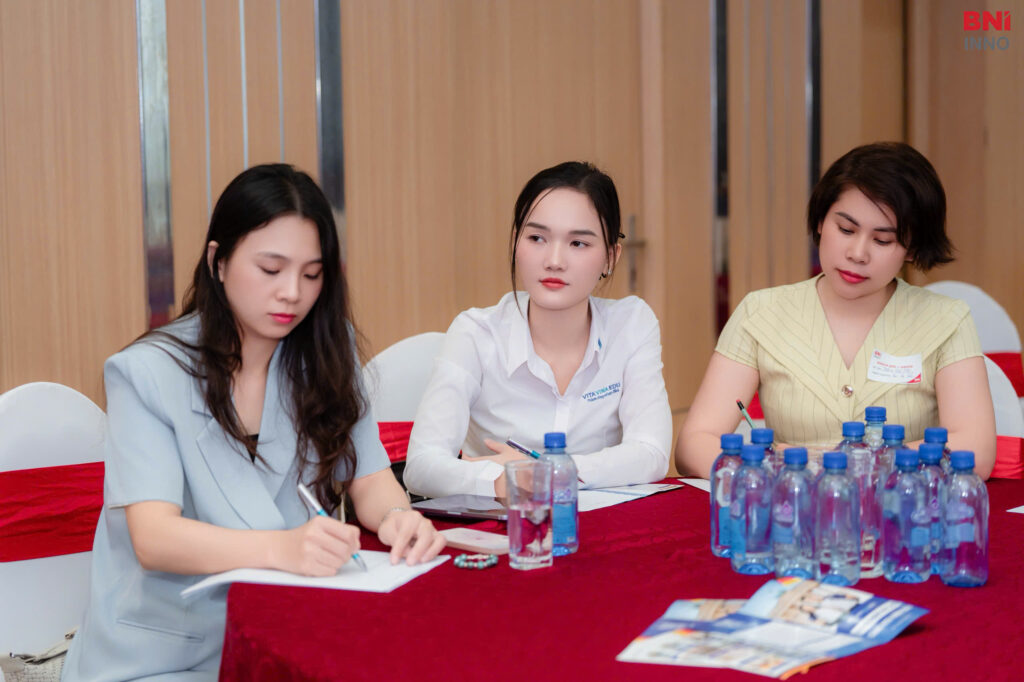 vita-vina-trung-tam-du-hoc-nghe-duc-BNI-nhan-vien-vita-vina