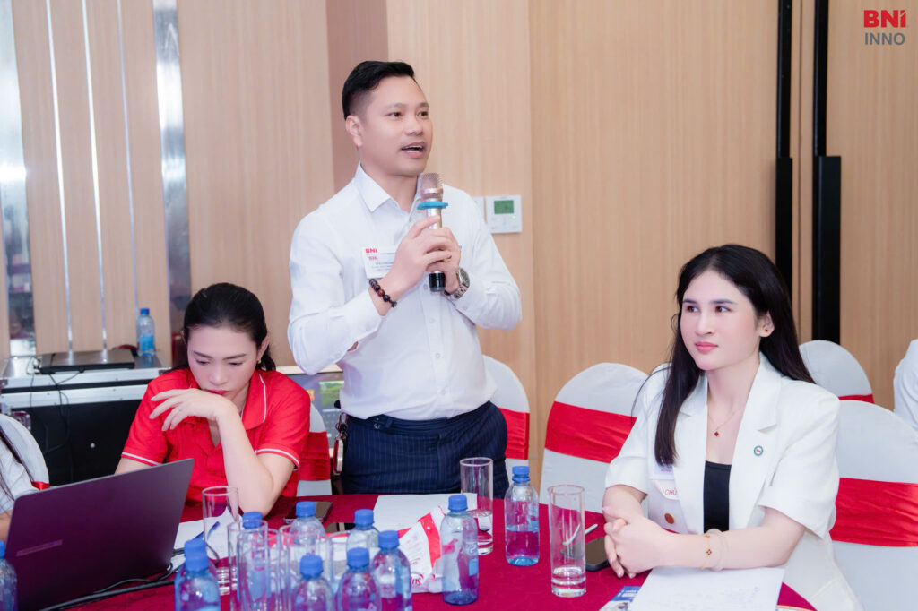 vita-vina-trung-tam-du-hoc-nghe-duc-BNI-chu-tich-phat-bieu