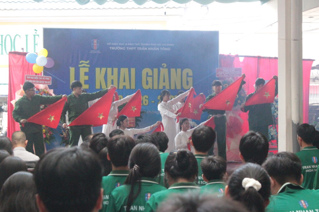 KG-Tran-Nhan-Tong-hoc-bong-tieng-duc-trung-tam-du-hoc-Vita-Vina