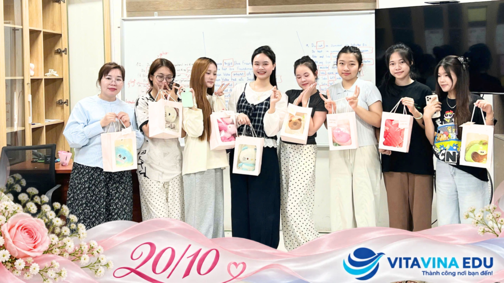 ngay-phu-nu-Viet-Nam-tai-to-chuc-giao-duc-Vita-Vina