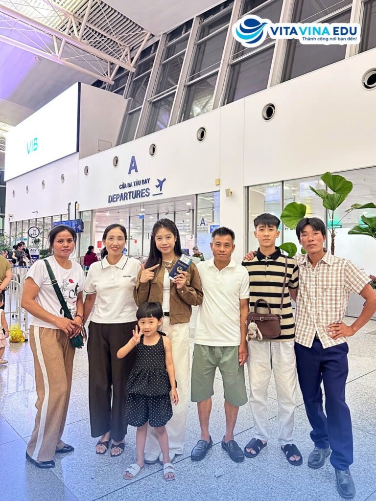 Tiễn bay học viên sang Đức Nguyễn Thùy Linh ngành Nhà hàng